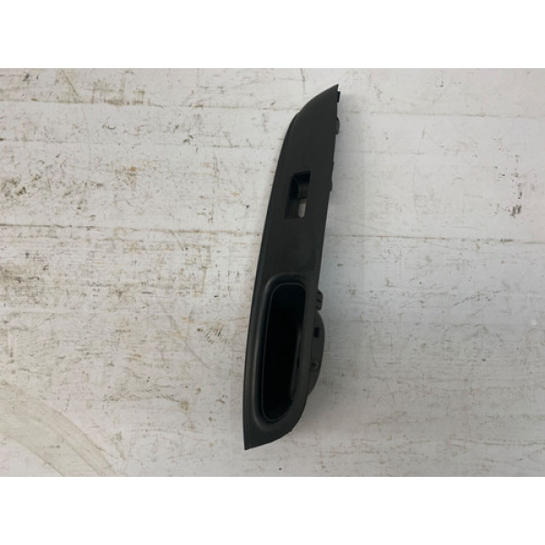 Moldura Botão Vidro Dianteiro Direito Nissan Versa 2015 2019