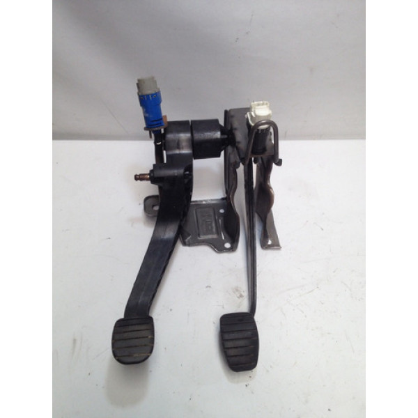 Pedaleira Embreagem Freio Renault Duster 1.6 2013 * Detalhe