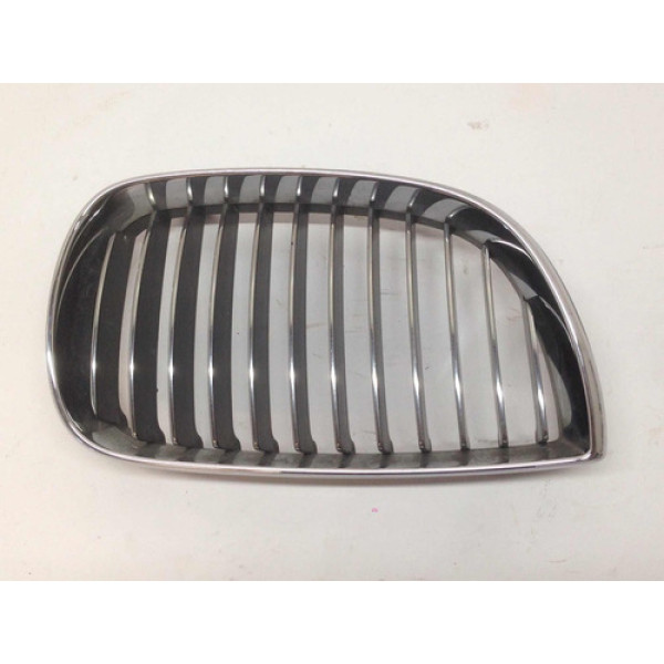 Grade Para Choque Direito Bmw 120i 130i 2008