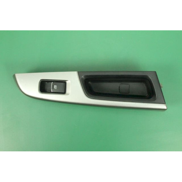 Moldura Puxador Botões Do Vidro Traseiro Direito Subaru 2016