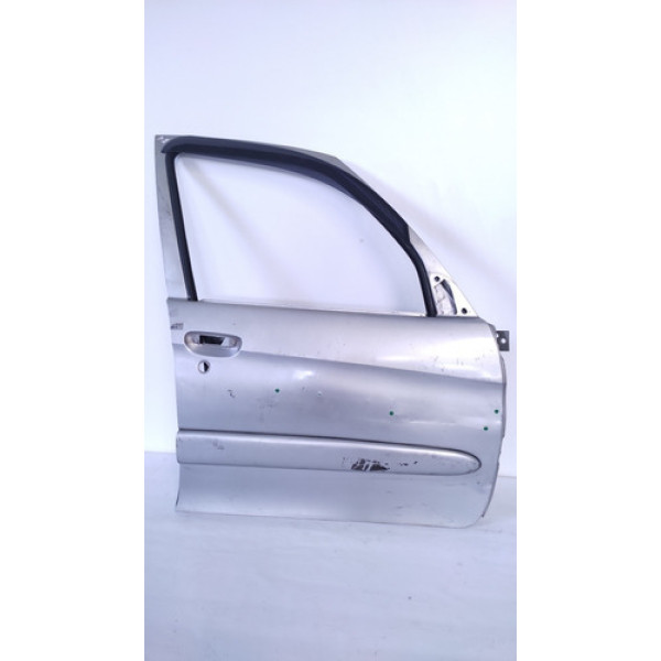 Porta Dianteira Direita Xsara Picasso Gx 2003 * Detalhe