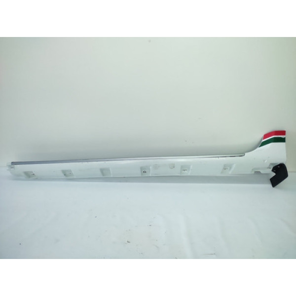 Spoiler Lateral Esquerdo Renault Duster 2016 Detalhe 