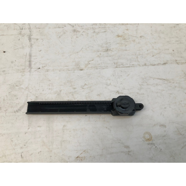 Amortecedor Tampa Porta Luvas Jeep Compass 2016 2021 Detalhe