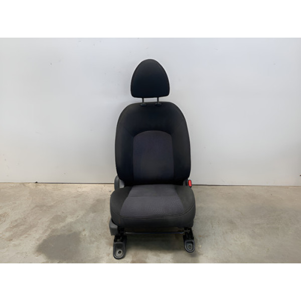 Banco Dianteiro Direito Nissan Versa Sv 2015 2019 Tecido Preto