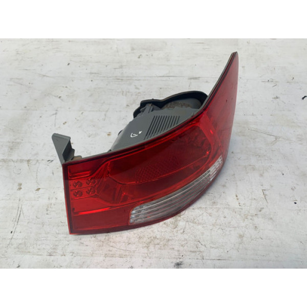 Lanterna Direita Kia Cerato 2009 2012 Direito/passageiro Vermelho