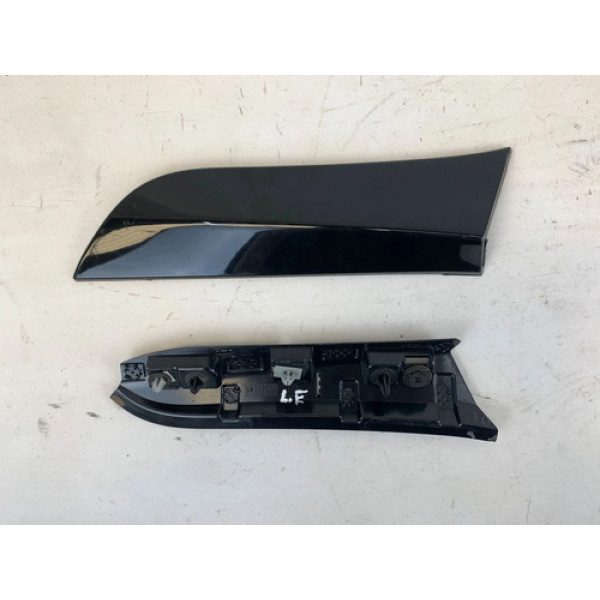 Acabamento Esquerdo Tampa Traseira Compass 2016 2021 Detalhe