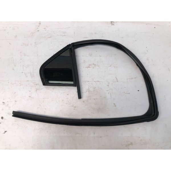 Vidro Vigia Traseiro Direito Gm Onix Lt 2012 2019