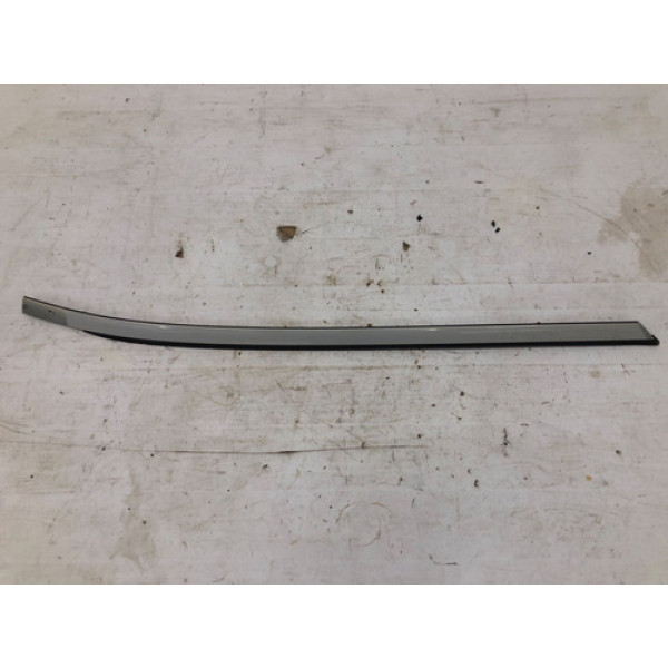 Friso Externo Esquerdo Para Brisa Volvo V70 2000 2006 Prateado