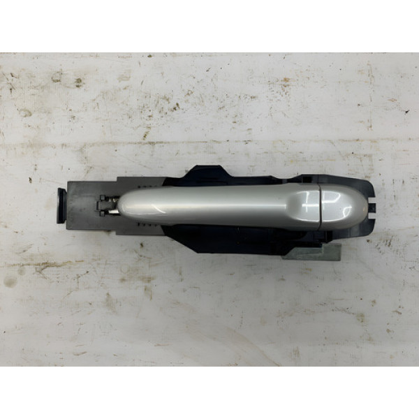 Maçaneta Externa Dianteira Direita Nissan Versa 2015 2019 Prateado Dianteira