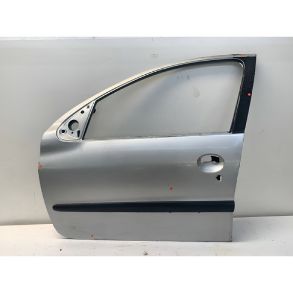 Porta Dianteira Esquerda Peugeot 206 2001 2009 4p Detalhe Dianteira Esquerda Prateado