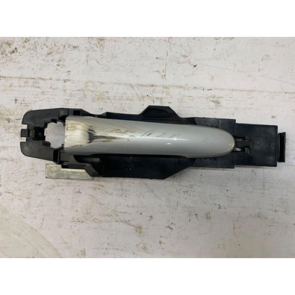 Maçaneta Externa Traseira Esquerda Versa 2015 2019 Detalhe Prateado Traseira