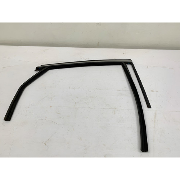 Pestana Externa Superior Traseira Direita Fusion 2013 2018 Prateado