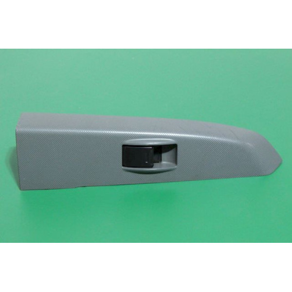 Moldura Puxador Botões Do Vidro Traseiro Direito Hilux 4x2 2