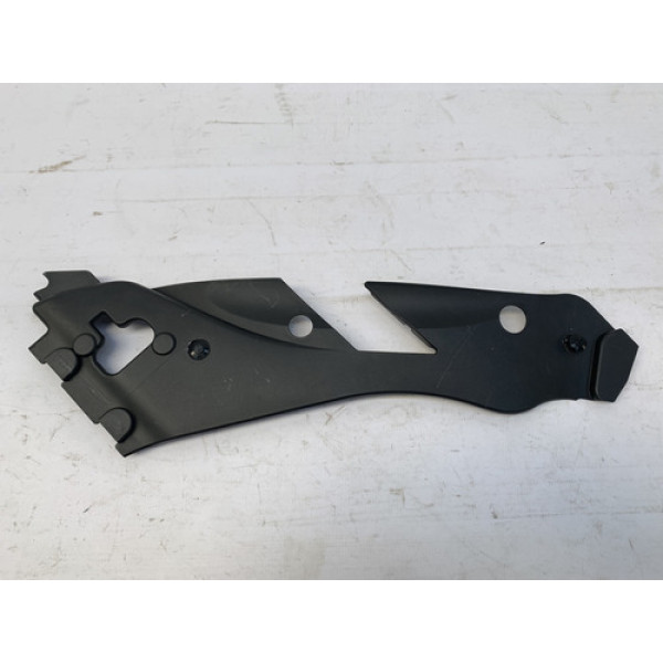 Acabamento Suporte Farol Direito C200 2008 2011