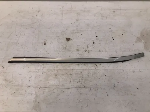 Friso Externo Direito Para Brisa Volvo V70 2000 2006 Detalhe Prateado